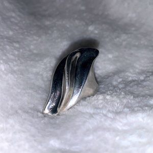 vintage .925 modernist graceful Wave ring